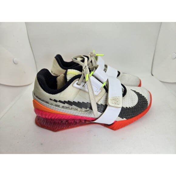 Athletic_Shoes